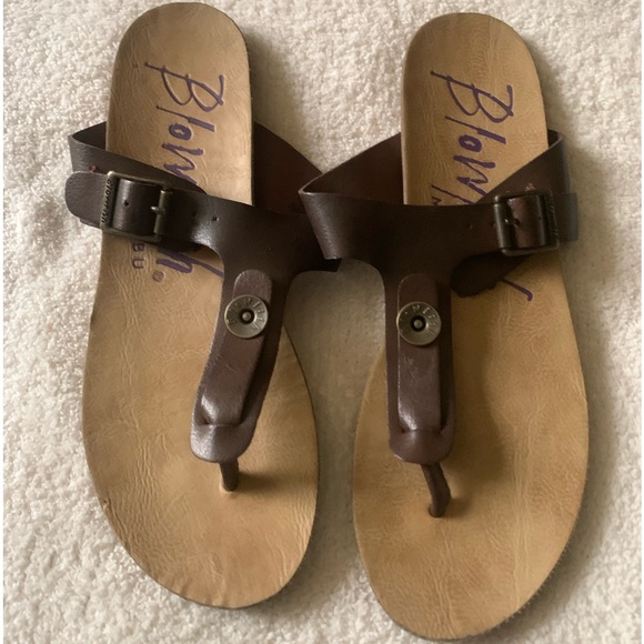 Blow Fish sandals - Picture 1 of 4